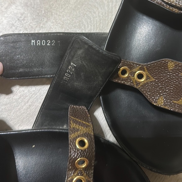 Louis Vuitton sandals - Picture 5 of 5